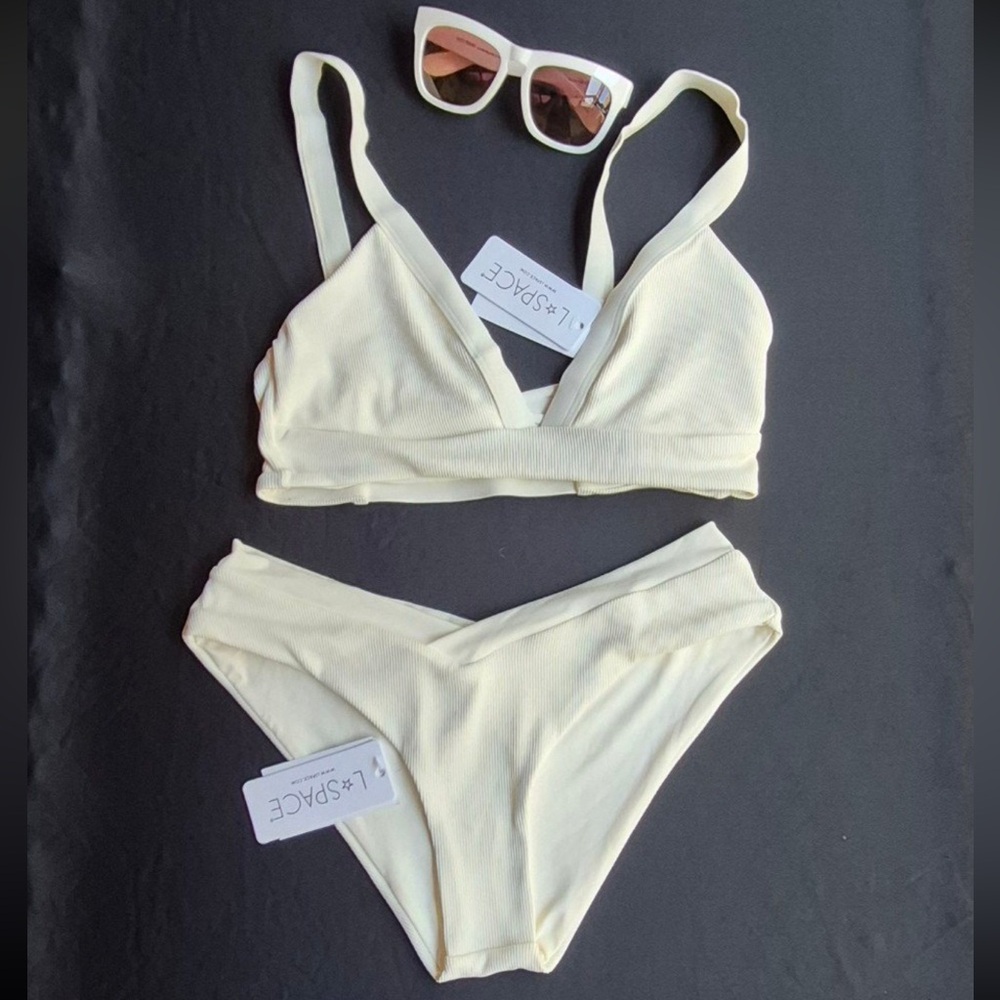 L*space Women Ribbed Vera Bundle Bikini Tops/Bottom color Cream size Medium.